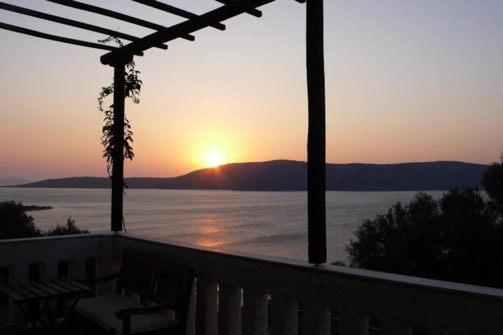 Villa With Breathtaking Views And Private Beach Agios Dimitrios  Exterior foto