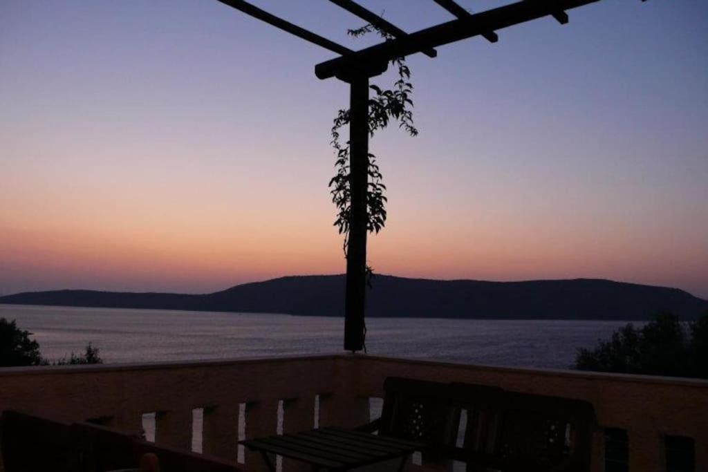 Villa With Breathtaking Views And Private Beach Agios Dimitrios  Exterior foto